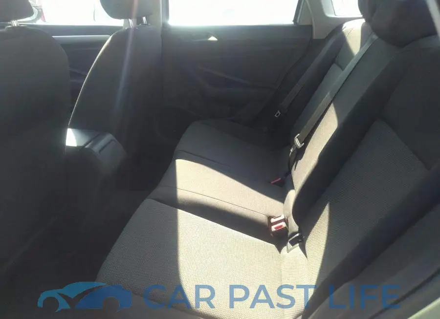 3VWCB7BU6LM076501# 8