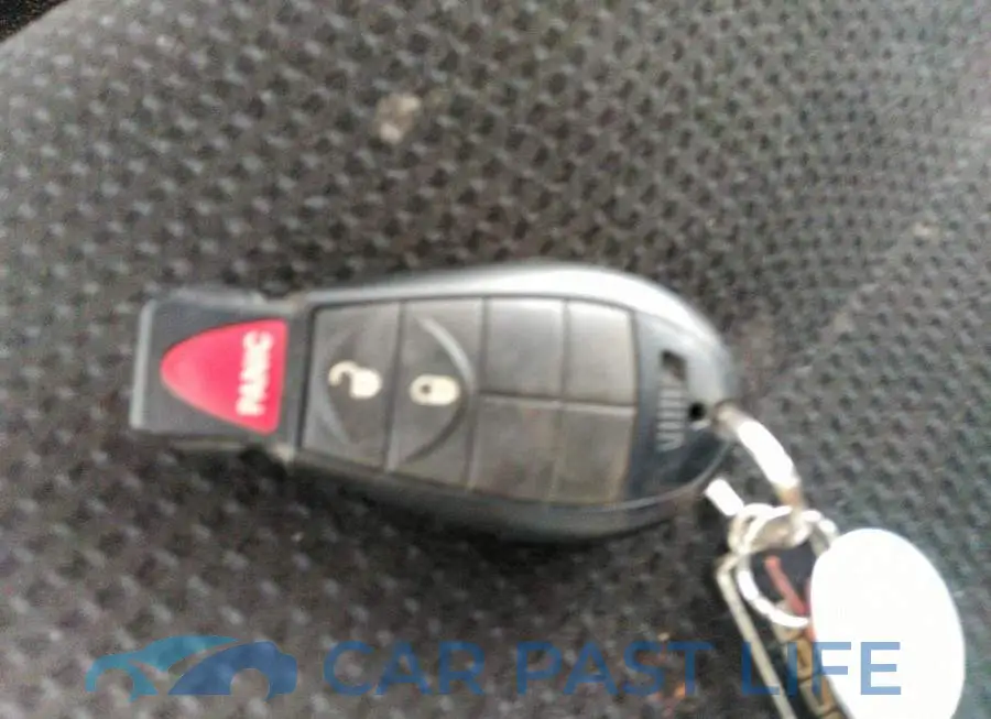 2C4RDGBG9KR685185# 11
