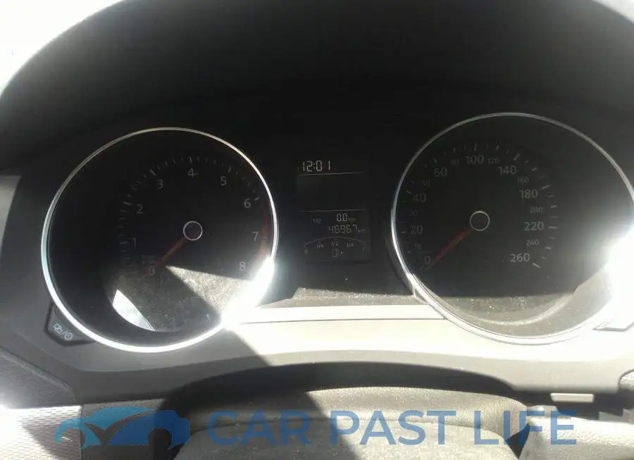 3VW2B7AJ2HM215484# 7