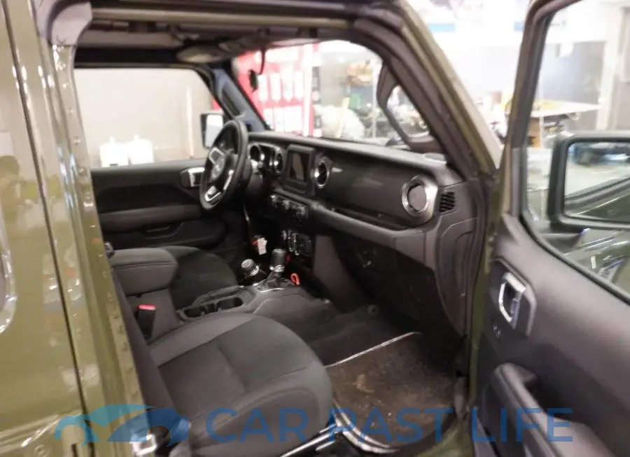 1C4HJXEN8MW815207# 5