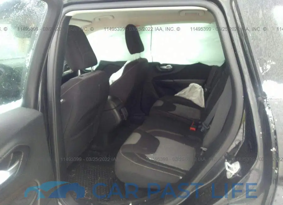 1C4PJMAS3GW138870# 8