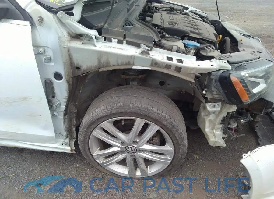3VW3A7AJ8FM275063# 6
