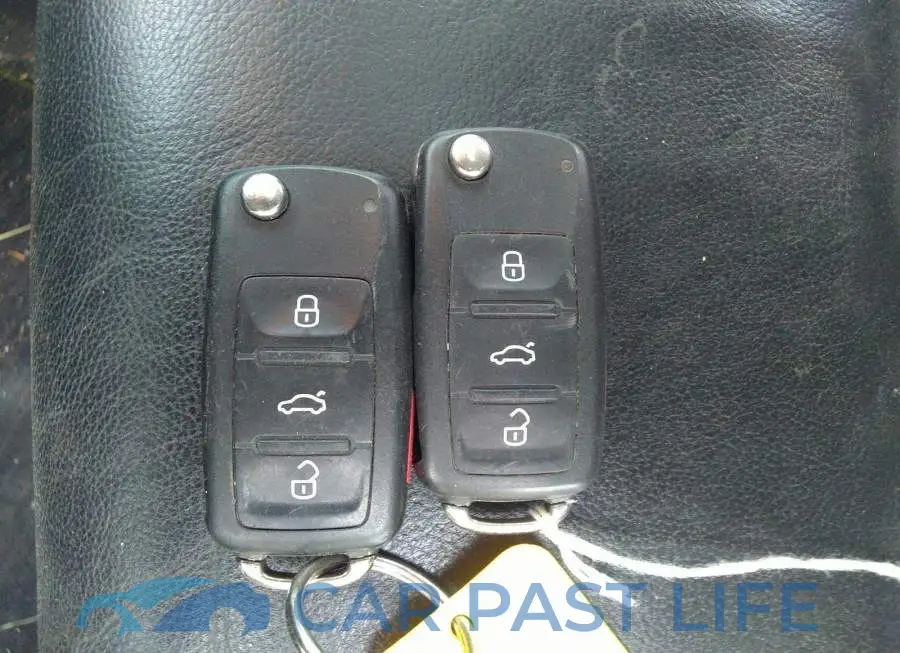3VW3A7AJ8FM275063# 11
