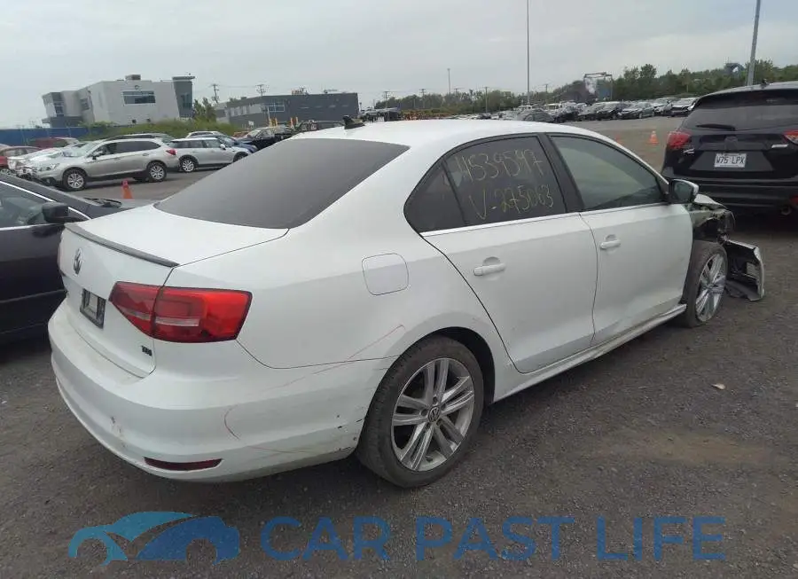 3VW3A7AJ8FM275063# 4