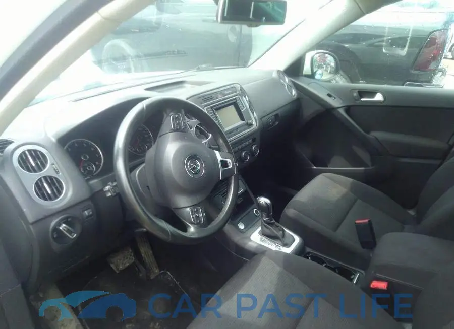 WVGJV7AXXGW579883# 5