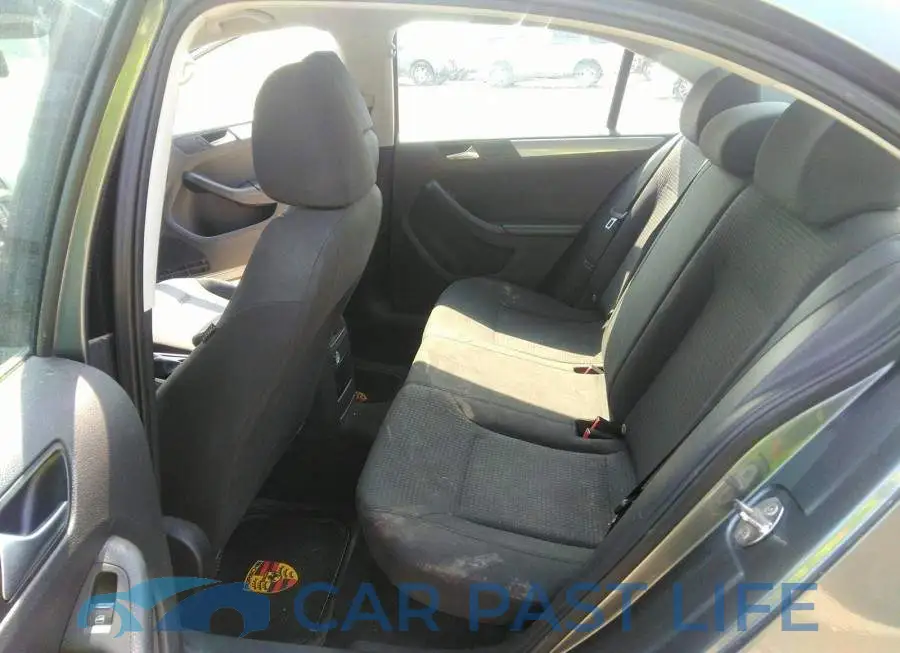 3VW267AJ5GM221637# 8