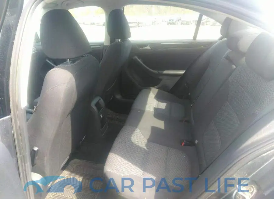 3VWDA7AJ9FM247440# 8