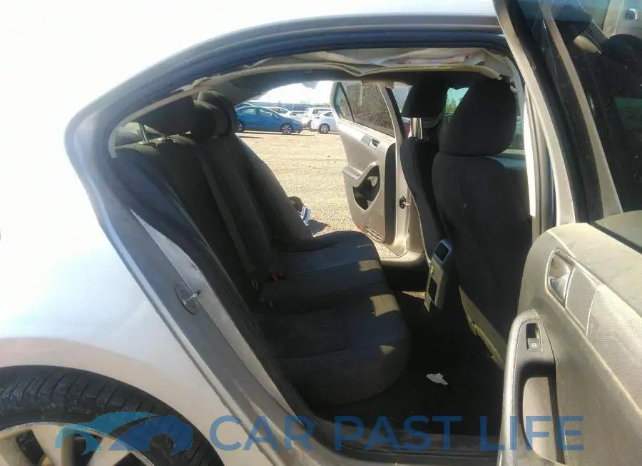 3VW2K7AJ9FM343718# 8