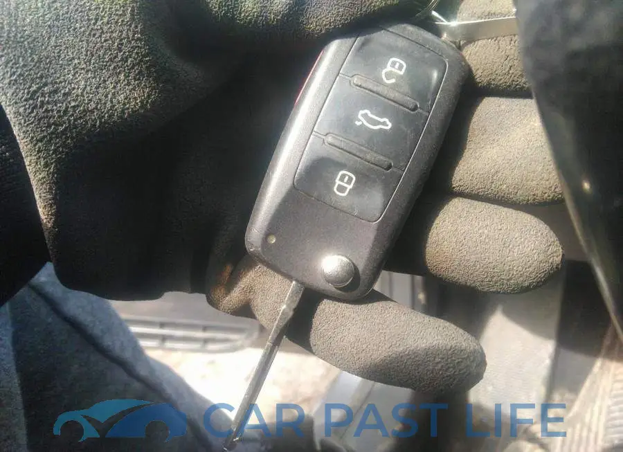 3VWDA7AJ9FM247440# 11