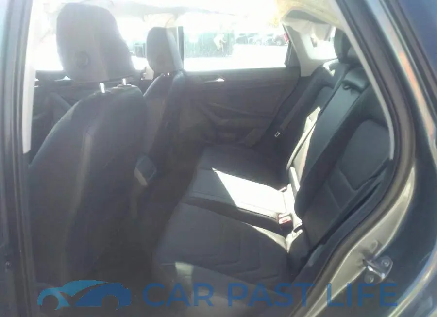 3VWGB7BUXLM013872# 8