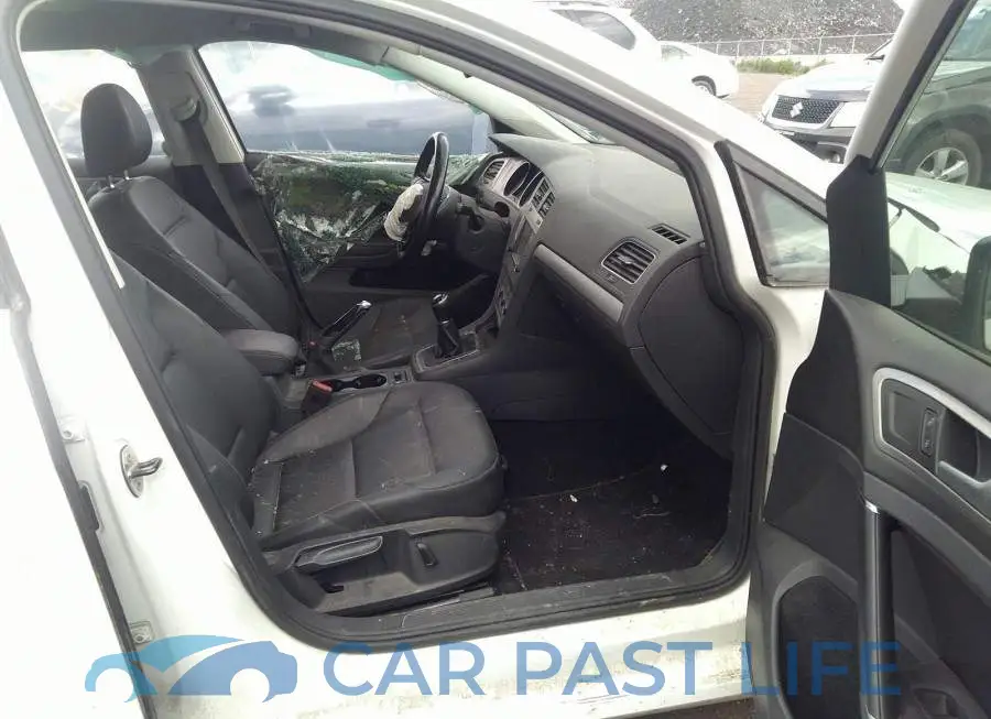 3VW117AU0GM034309# 5