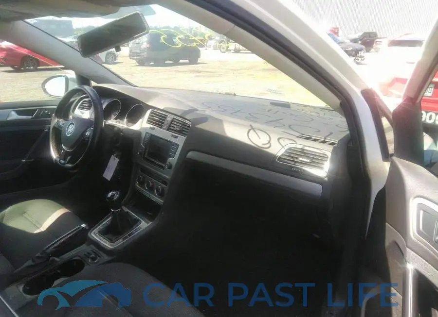 3VW117AU5GM054605# 5