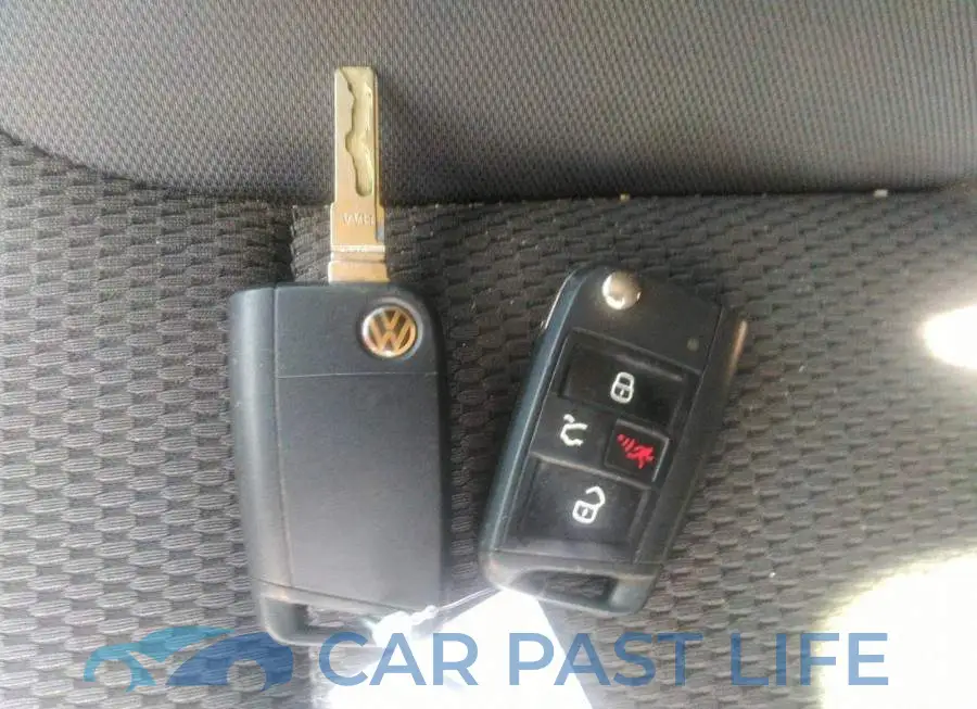 3VW117AU5GM054605# 11