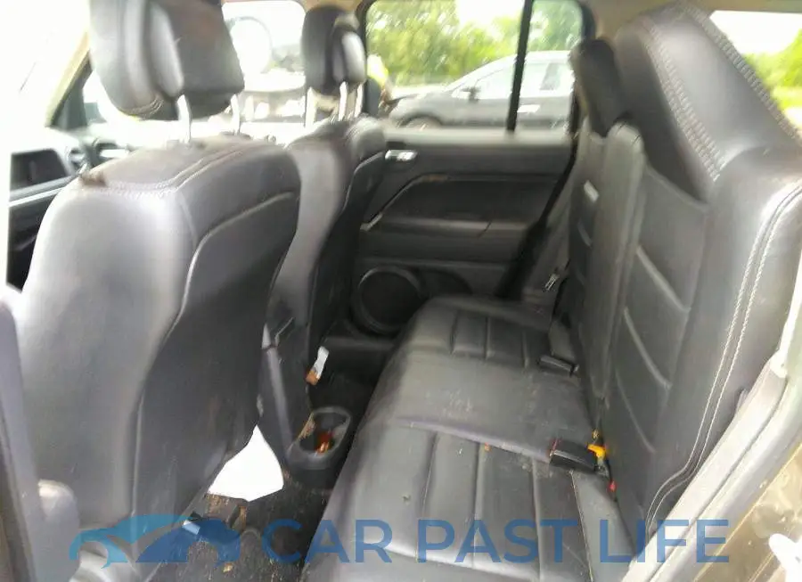 1C4NJPAA8FD204663# 8