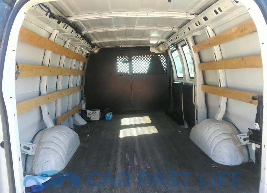 1GTW7AFG2J1334025# 8