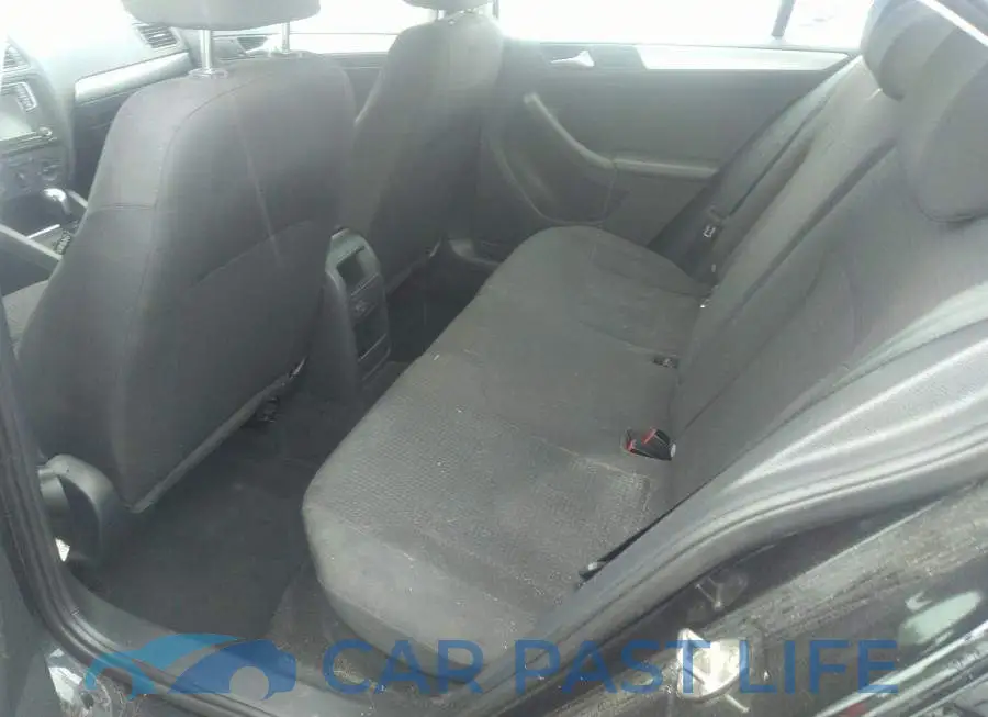 3VW2B7AJ3HM375423# 8