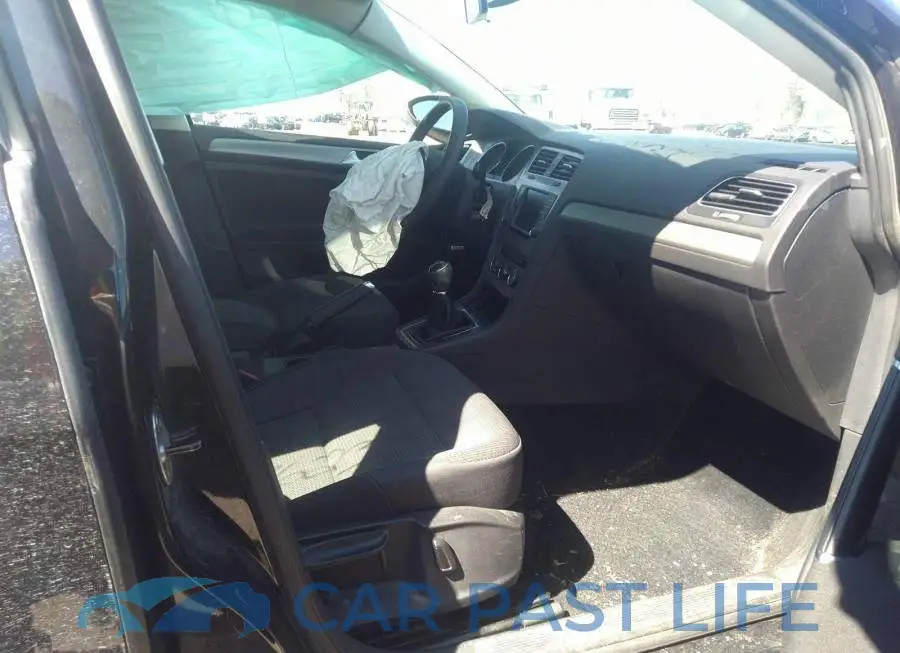3VW117AU6HM002417# 5