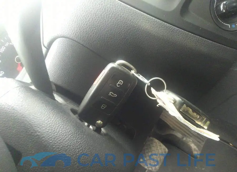 3VW2B7AJ3HM375423# 11