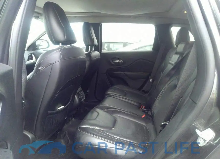 1C4PJMDS6GW209961# 8
