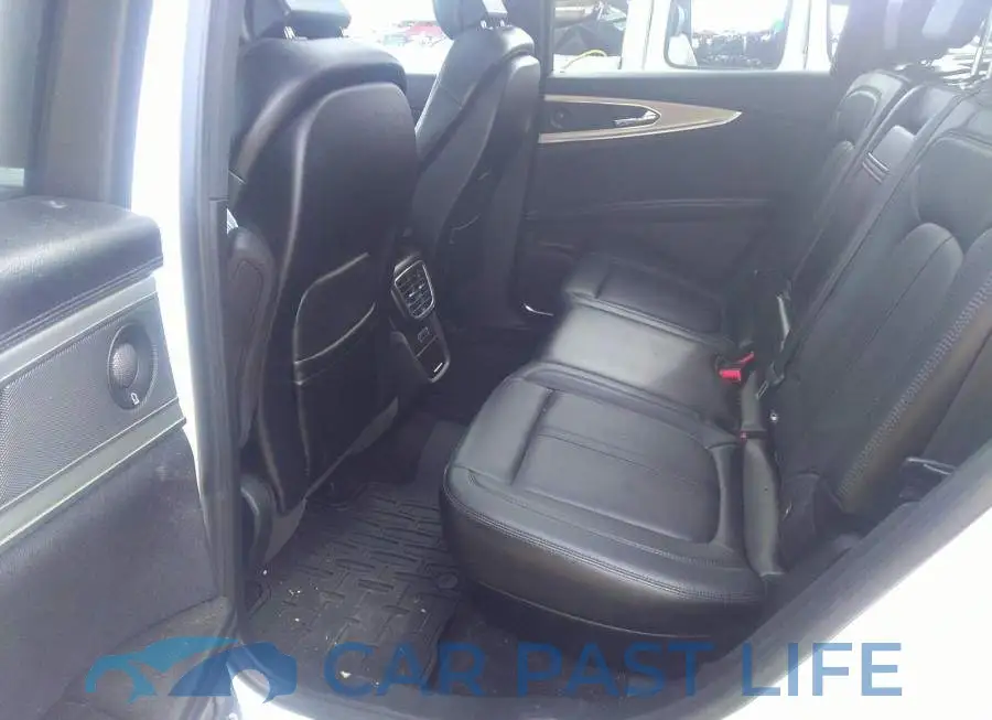 2LMTJ8LR7GBL26860# 8