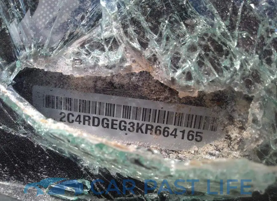 2C4RDGEG3KR664165# 9