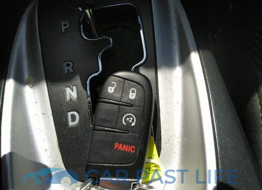 3C4PDCCG3FT518516# 11