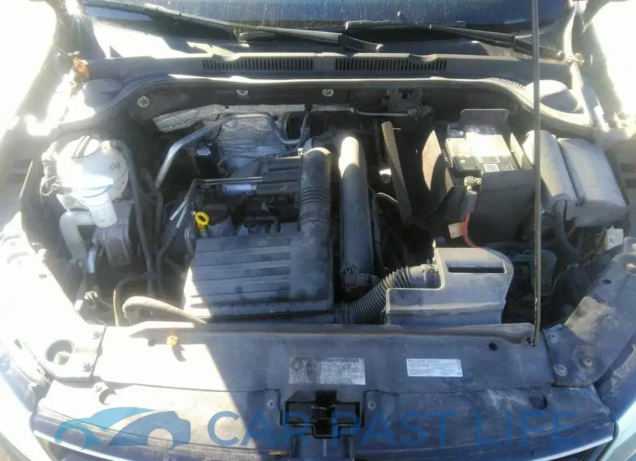 3VW2B7AJ7HM210894# 10