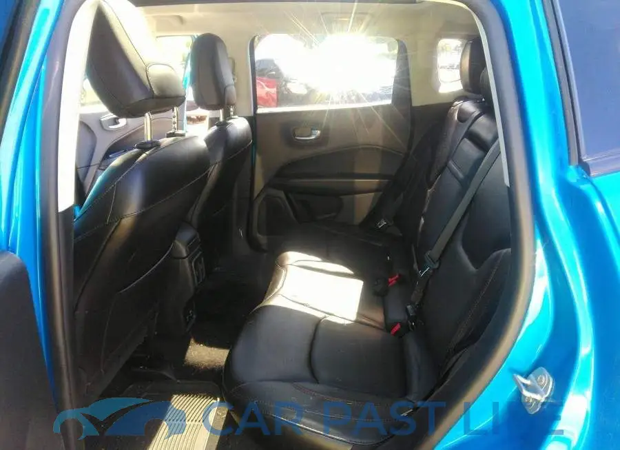 3C4NJDCB8JT412632# 8