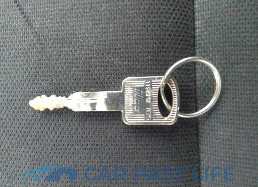 1FM5K8AR9JGB20749# 11