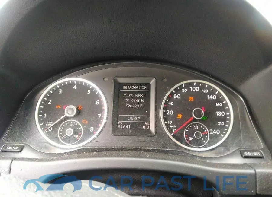 WVGJV7AX8FW552681# 7