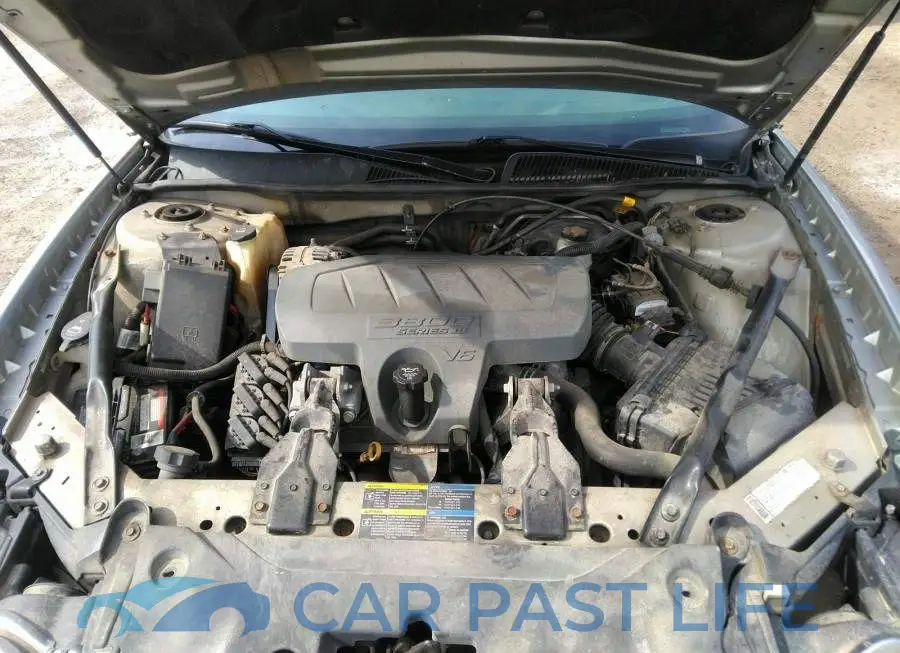 2G4WJ582181155176# 10