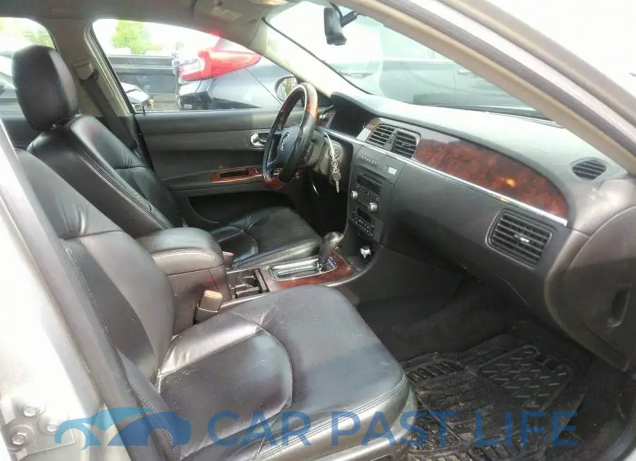 2G4WJ582181155176# 5