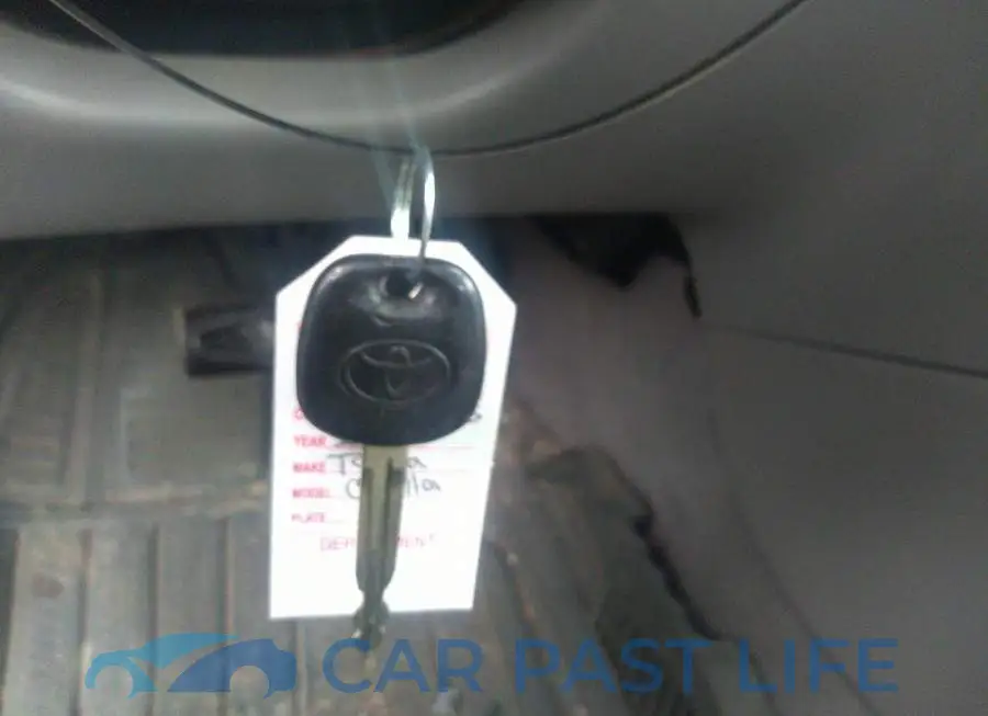 2T1BR32E08C885049# 11