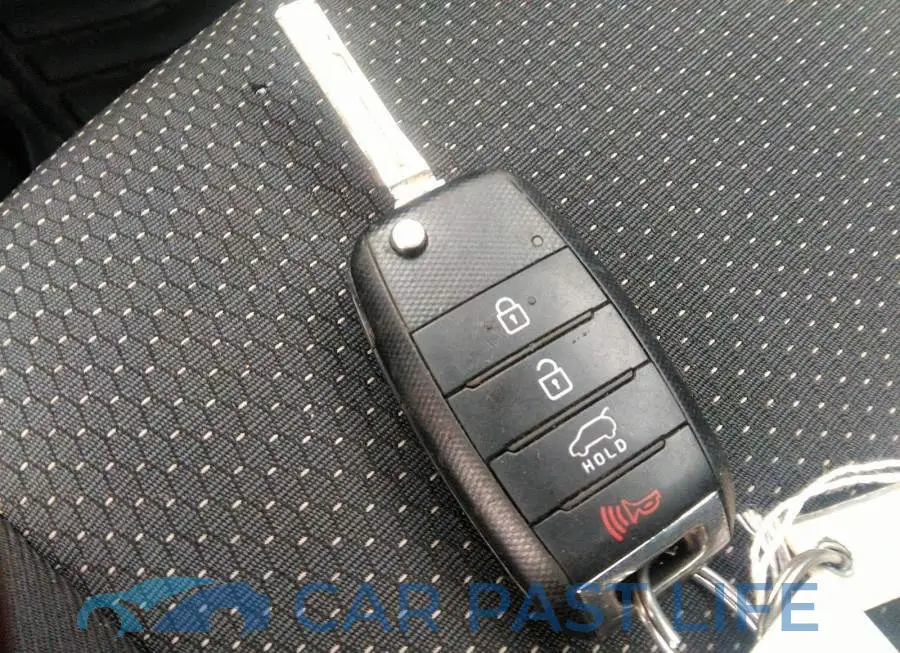 KNAHT8A32F7120056# 11