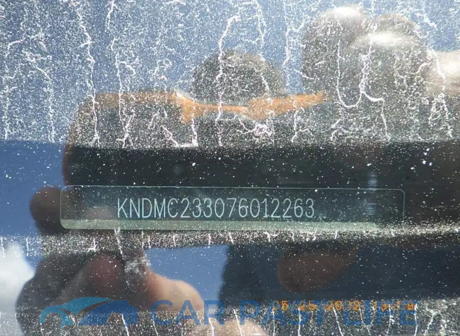 KNDMC233076012263# 6