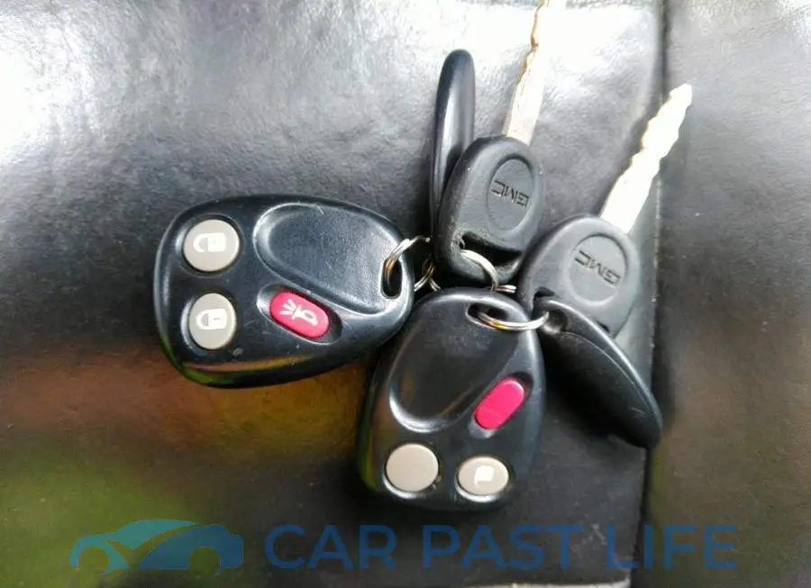 1GKDT13S852358295# 11