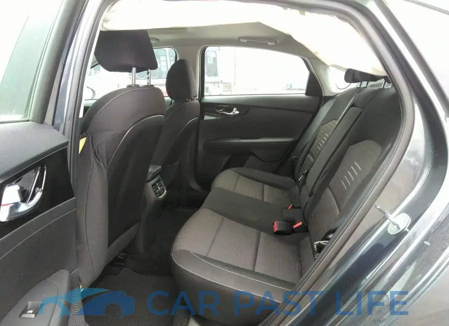 3KPF54AD9ME293169# 8