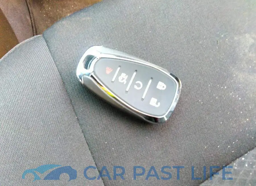 1G1ZD5ST2KF105227# 11