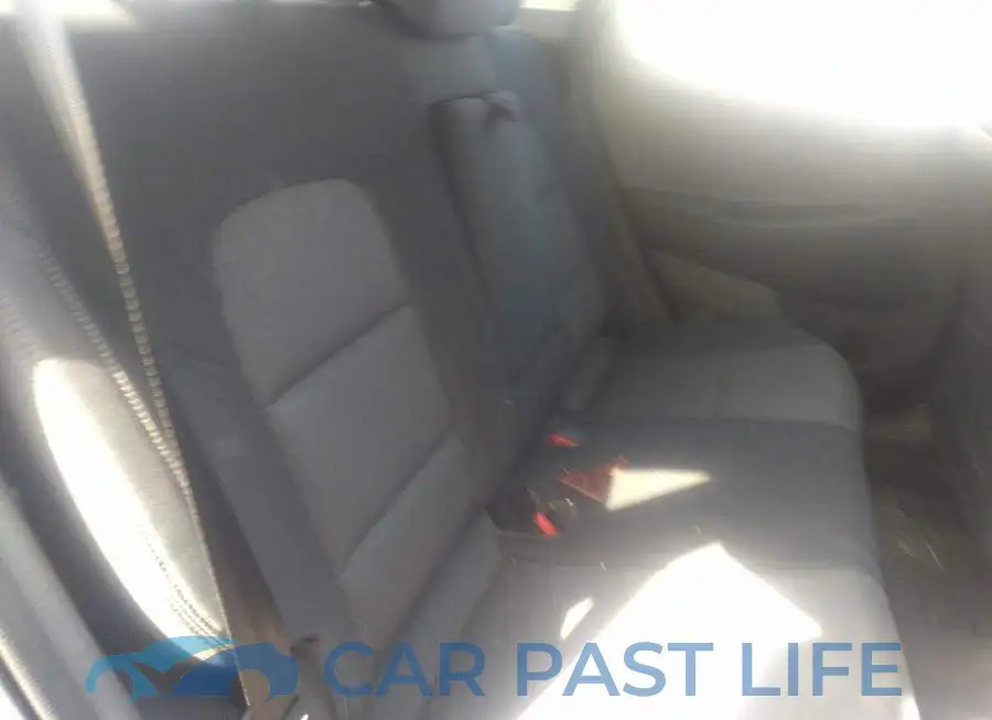 KM8J2CA47JU716644# 8