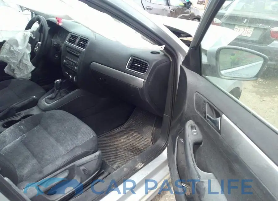 3VWDL7AJ3DM447690# 5