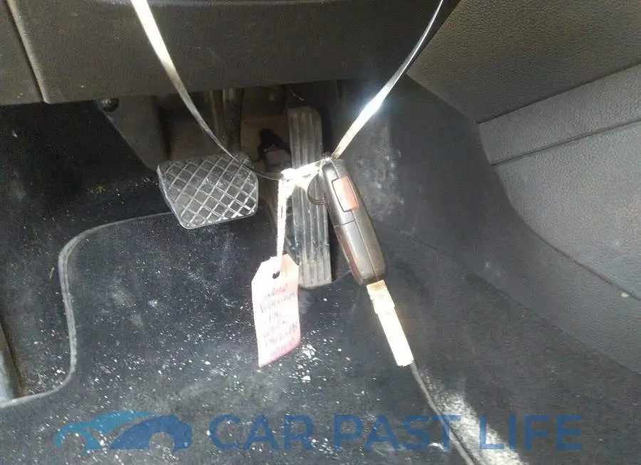 3VWDK7AJ2CM412043# 11