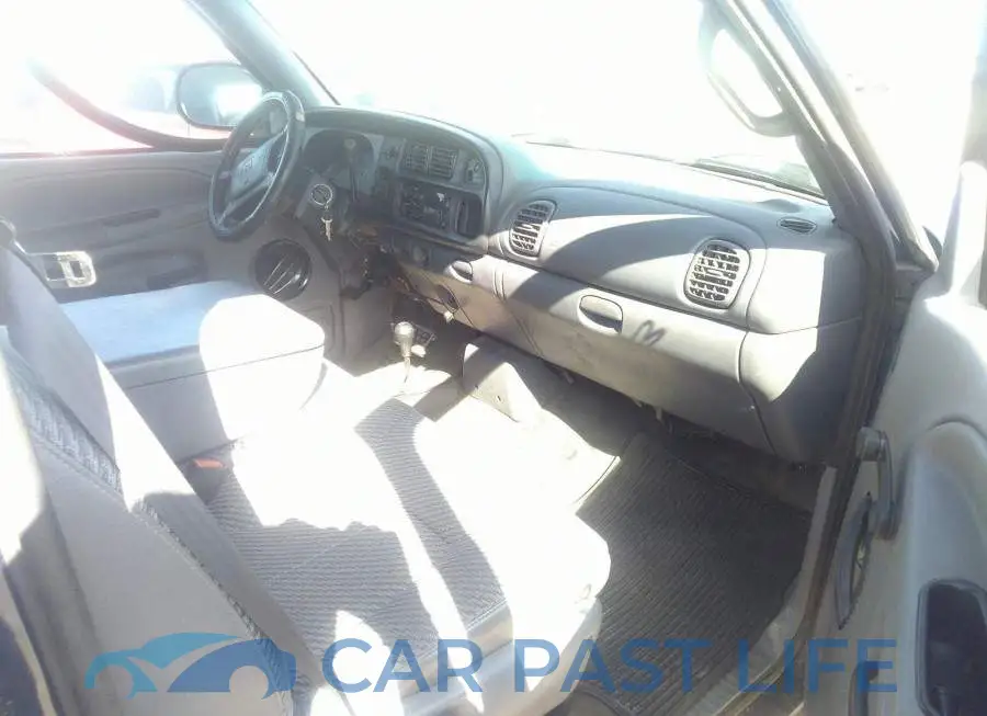 1B7HF13Y8YJ184019# 5