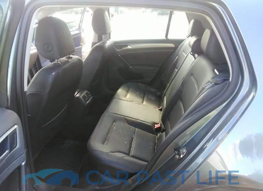 3VW117AU0FM008565# 8