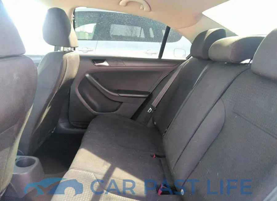 3VW1K7AJ0FM416681# 8