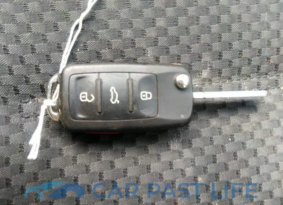 3VW2K7AJ3CM411541# 11