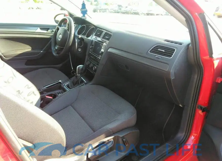 3VW117AUXKM522983# 5