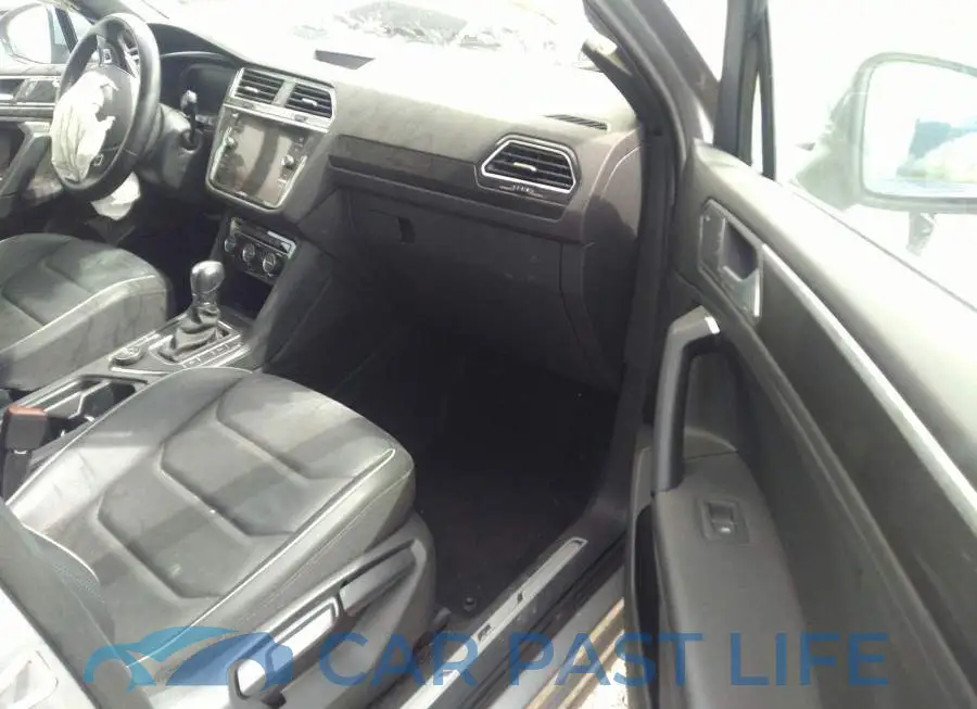 3VV4B7AXXKM153504# 5