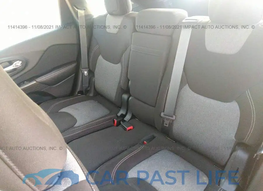 1C4PJLAB5FW590490# 8