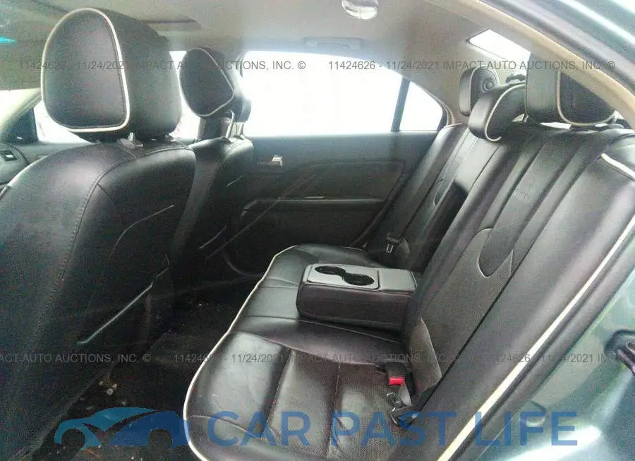 3FAHP0CG1CR352621# 8