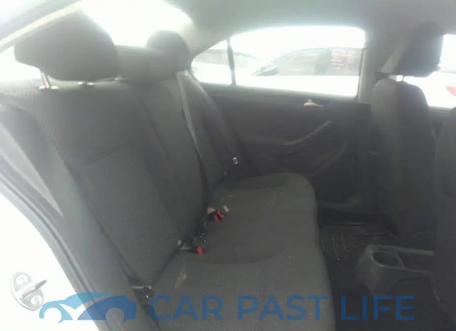 3VW2K7AJ5CM418538# 8